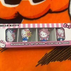 NWT Set of four Hello Kitty Spring Glassware set
